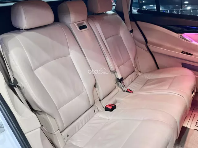 BMW 528i GT 2013 14