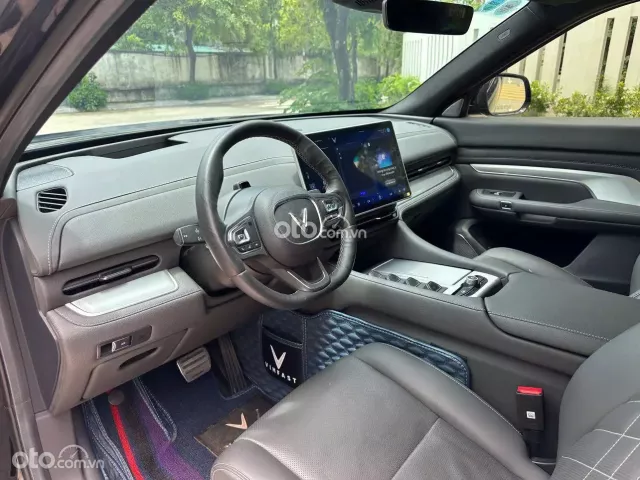 VinFast VF9 Plus 2023 8