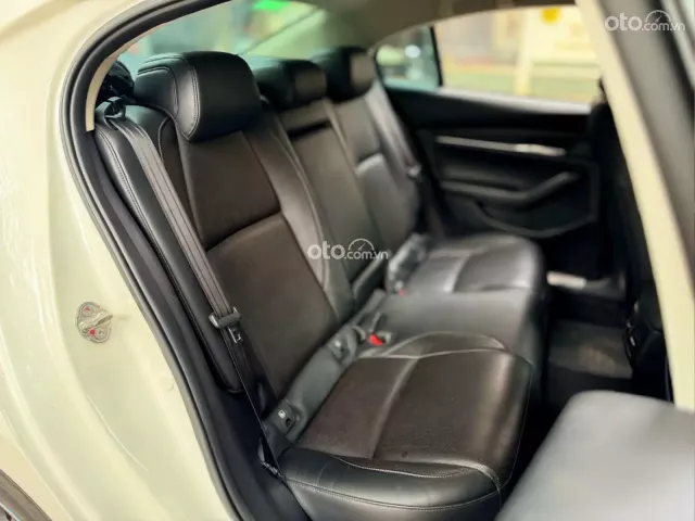 Mazda 3 Sedan 1.5L Luxury 2022 11