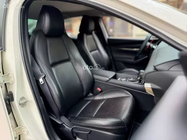 Mazda 3 Sedan 1.5L Luxury 2022 10
