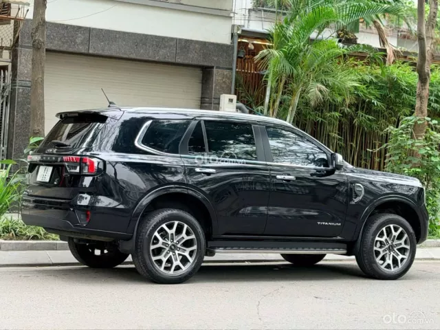 Ford Everest Titanium 2.0 AT 4x2 2023 6