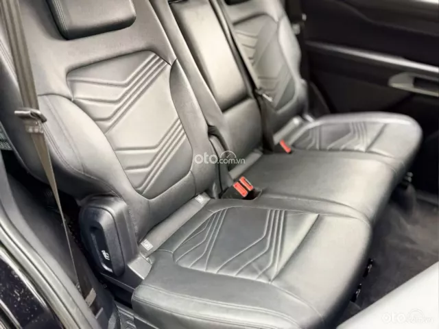 Ford Everest Titanium 2.0 AT 4x2 2023 23