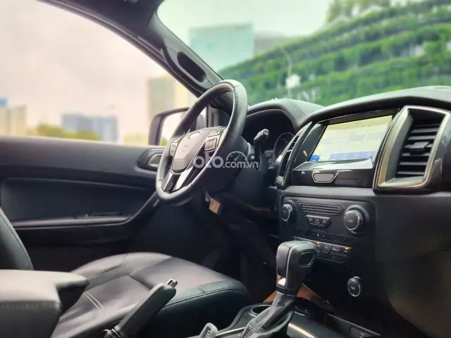 Chính chủ bán xe Ford Everest Titanium 2.0 AT 4x2 2022 - 890tr