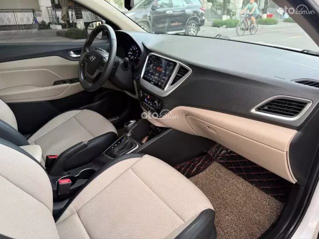 Hyundai Accent 1.4 AT Đặc biệt 2019 10