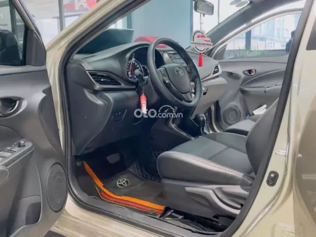 Toyota Innova 2.0E 2025 7