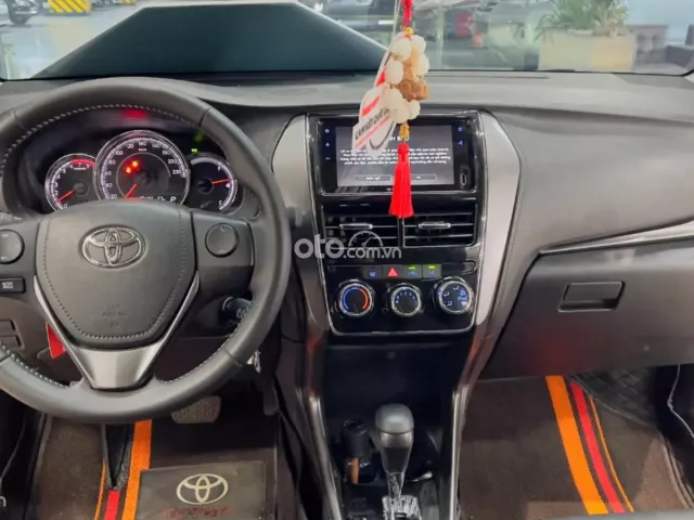 Toyota Innova 2.0E 2025 8