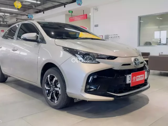Toyota Innova 2.0E 2025 4