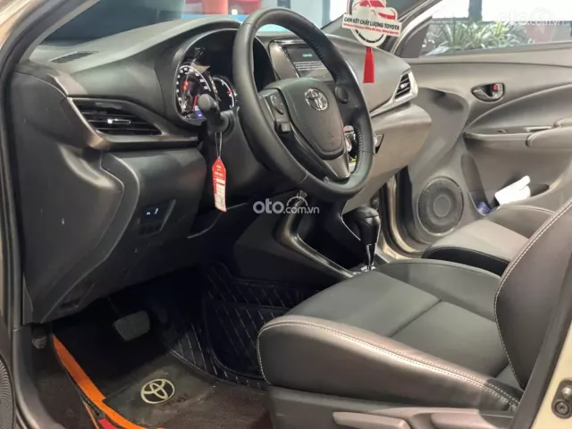 Toyota Innova 2.0E 2025 6