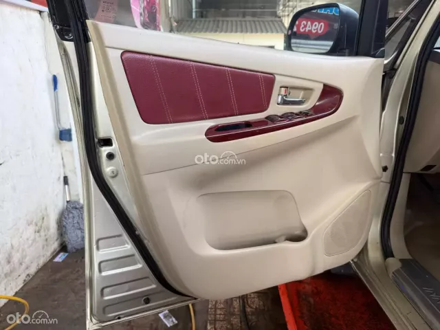 Toyota Innova 2.0G 2006 6