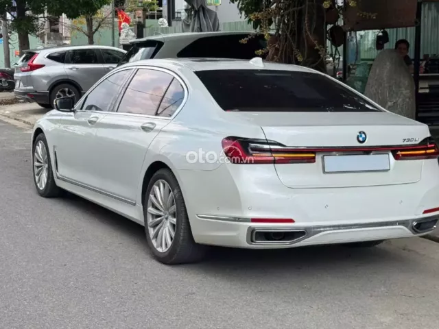 BMW 730Li Pure Excellence 2020 9