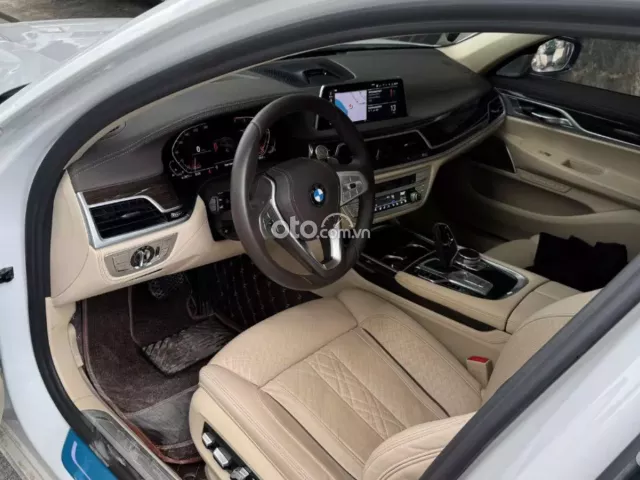 BMW 730Li Pure Excellence 2020 12