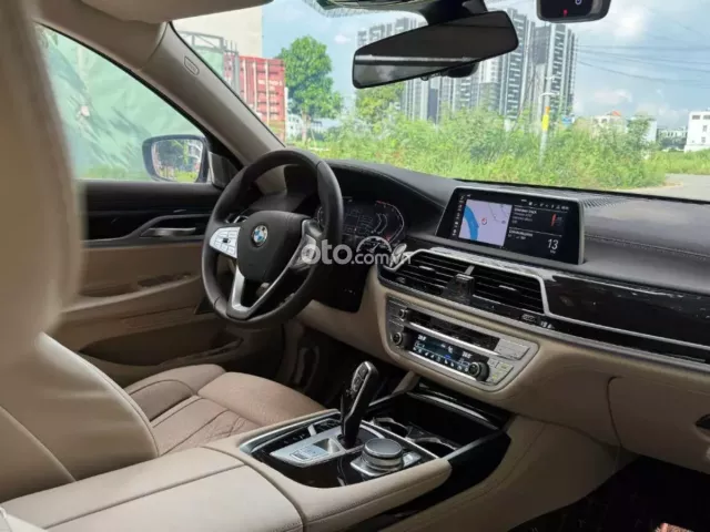 BMW 730Li Pure Excellence 2020 13