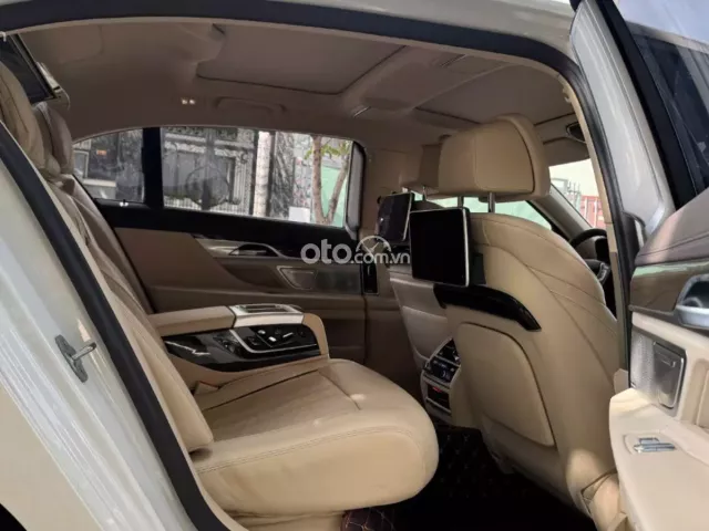 BMW 730Li Pure Excellence 2020 14
