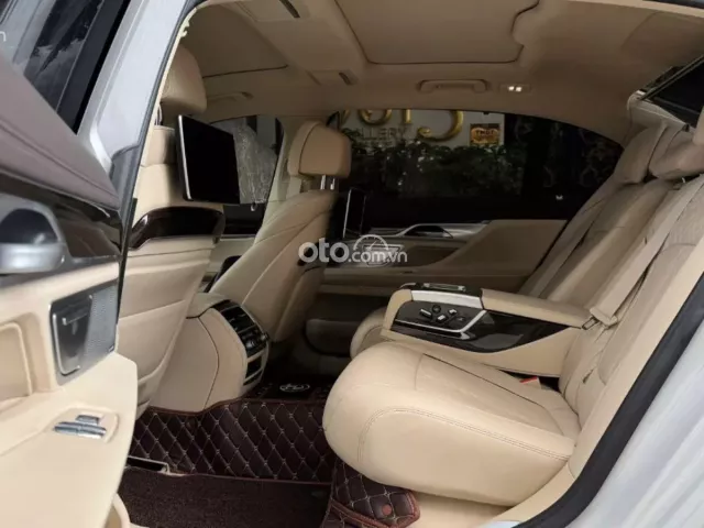 BMW 730Li Pure Excellence 2020 15
