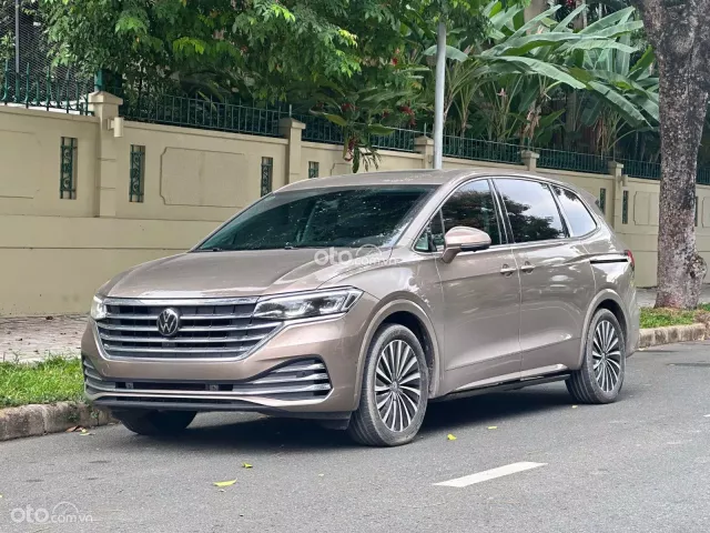 Volkswagen Viloran Luxury 2025 3