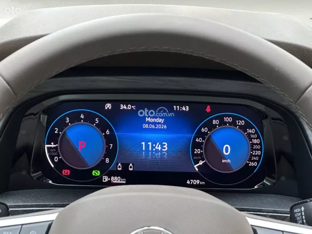 Volkswagen Viloran Luxury 2025 12