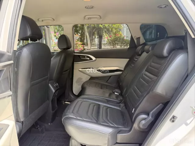 Kia Carens 1.5G Luxury 2023 8