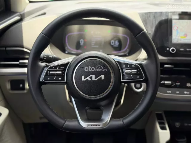 Kia Carens 1.5G Luxury 2023 10