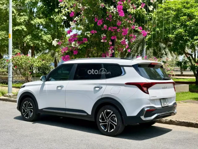 Kia Carens 1.5G Luxury 2023 2