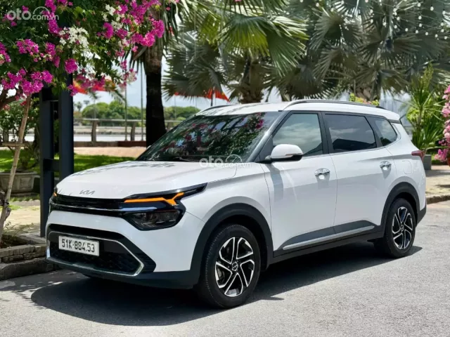 Kia Carens 1.5G Luxury 2023 3