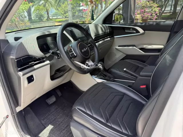 Kia Carens 1.5G Luxury 2023 16