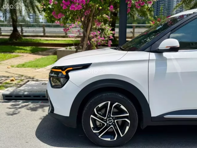 Kia Carens 1.5G Luxury 2023 20