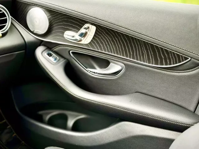 Mercedes-Benz GLC 300 2016 17