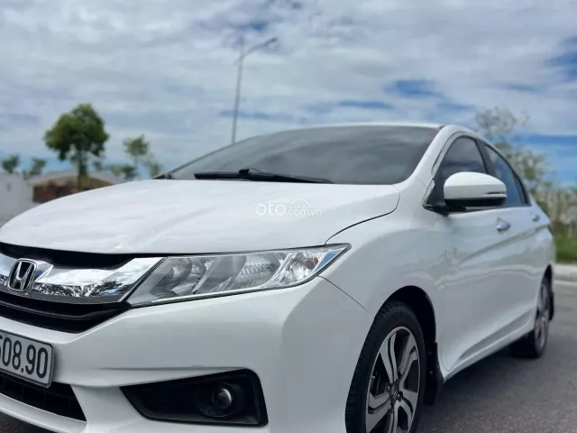 Biển Hà Nội trắng Ngọc Trinh full option