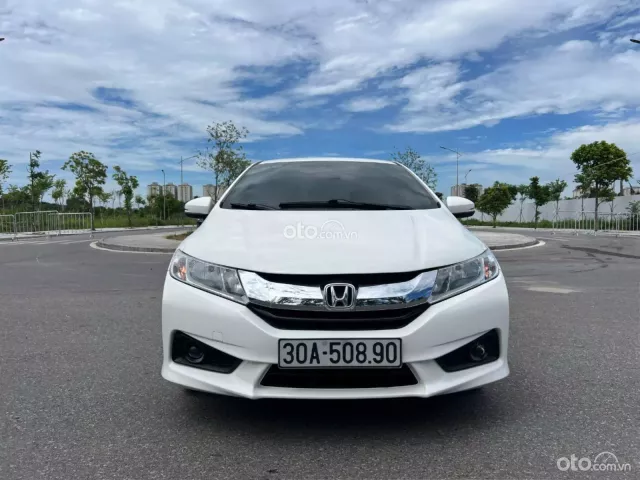 Biển Hà Nội trắng Ngọc Trinh full option
