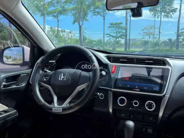 Biển Hà Nội trắng Ngọc Trinh full option
