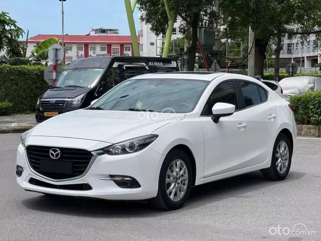 Mazda 3 1.5L Sedan 2019 3