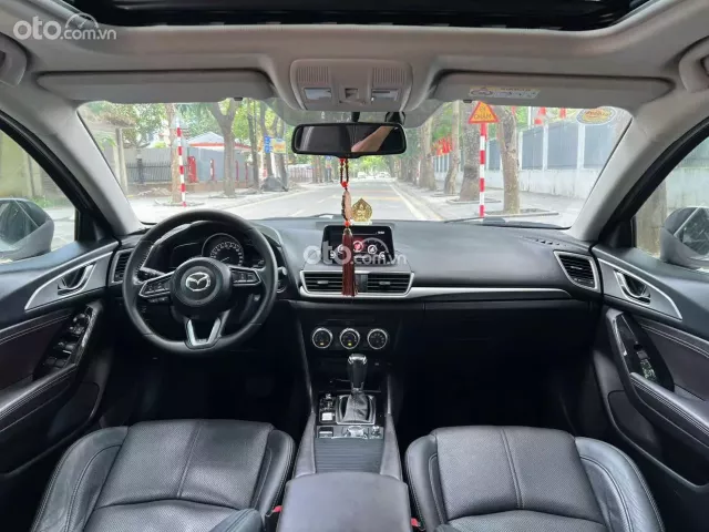 Mazda 3 1.5L Sedan 2019 8