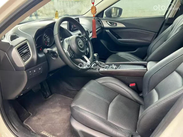 Mazda 3 1.5L Sedan 2019 7