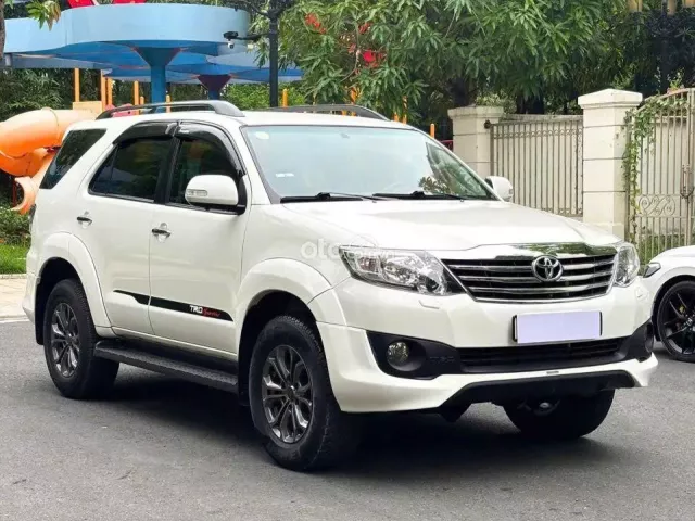 Toyota Fortuner 2.7V TRD 4x4 2015 2