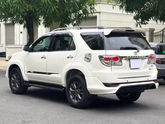 Toyota Fortuner 2.7V TRD 4x4 2015 6
