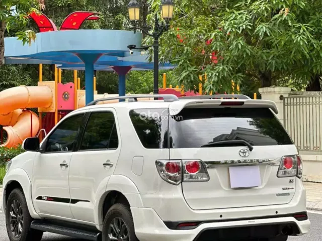 Toyota Fortuner 2.7V TRD 4x2 2014 4
