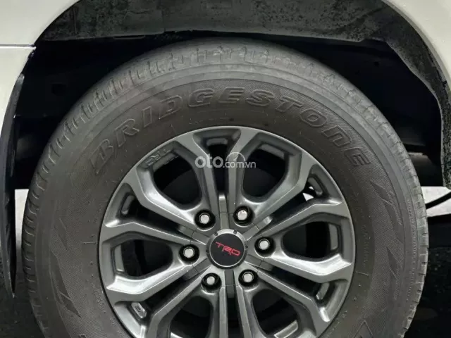 Toyota Fortuner 2.7V TRD 4x2 2014 7