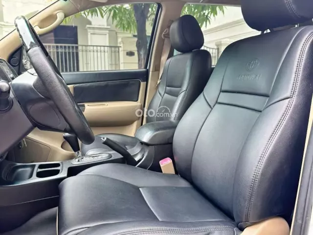 Toyota Fortuner 2.7V TRD 4x2 2014 10