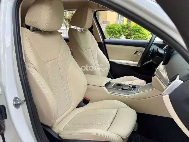 BMW 320i Sport Line 2024 8