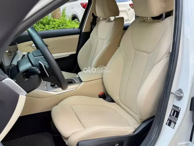 BMW 320i Sport Line 2024 11