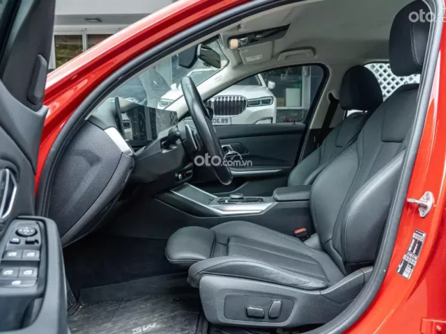 BMW 320i Sport Line 2025 14