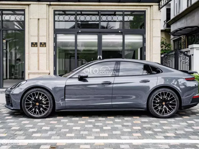 Porsche Panamera 2024 4