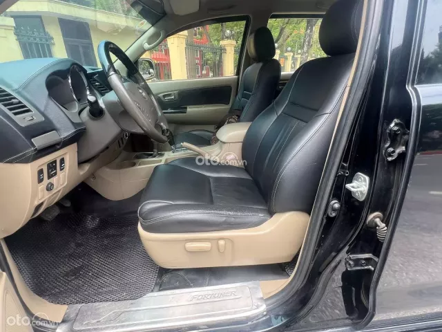 Toyota Fortuner 2.7 V 4X2 AT 2009 10