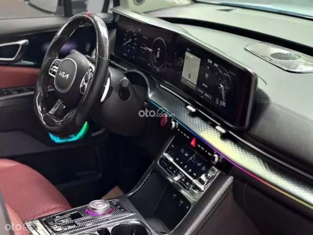 Kia Carnival 2.2D Premium 2023 18