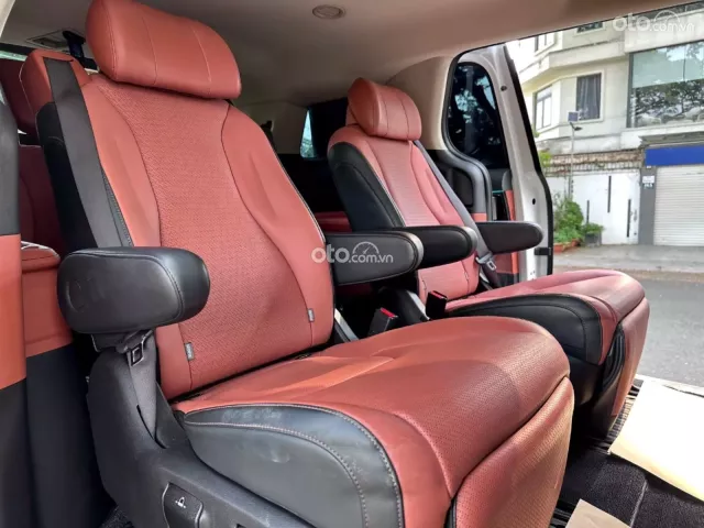 Kia Carnival 2.2D Premium 2023 14