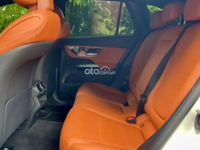 Mercedes GLC200 4Matic model 2024 siêu lướt cực đẹp
