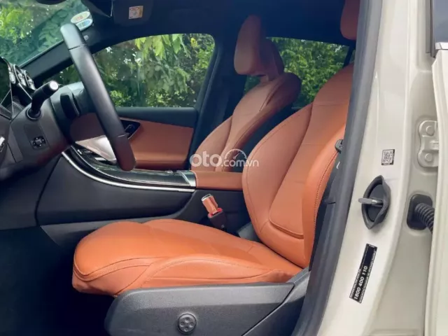 Mercedes GLC200 4Matic model 2024 siêu lướt cực đẹp
