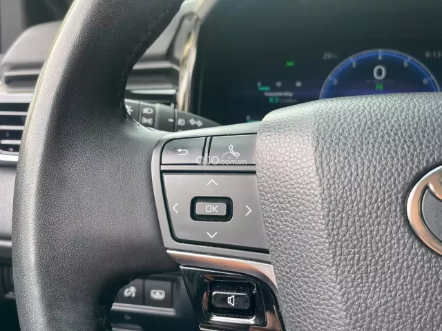 Toyota Camry 2.0Q 2025 9