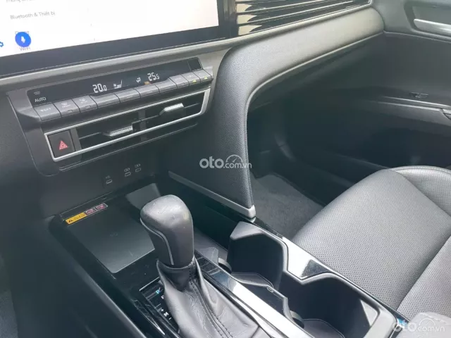 Toyota Camry 2.0Q 2025 8