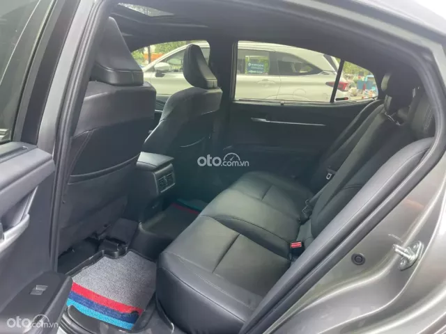 Toyota Camry 2.0Q 2025 10